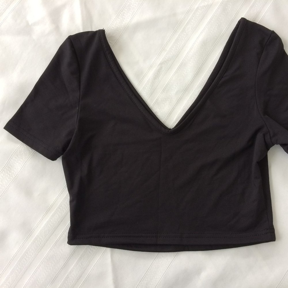 Short Sleeve V Neck Crop Top Off Shoulder Black Sm